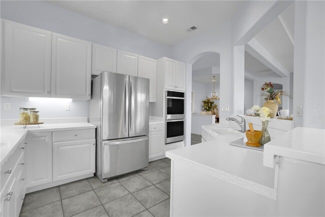 Building Photo - 5098 Singing Hills Dr