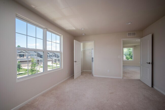 Building Photo - 2825 Dillon Dr