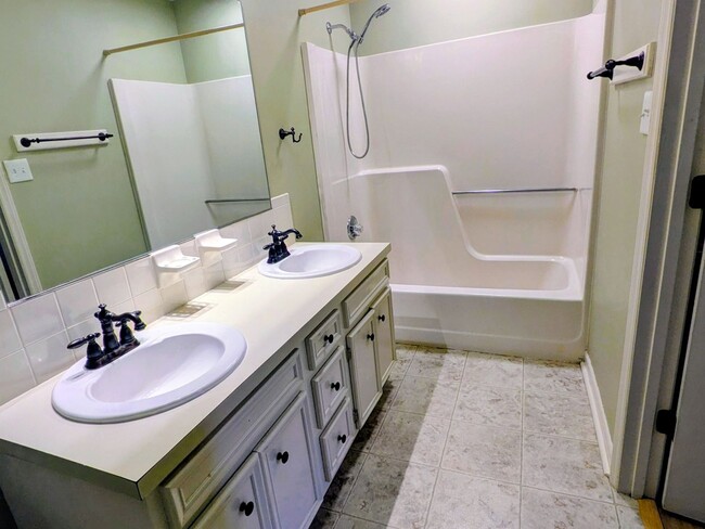 Building Photo - 6913 Crandall Ct