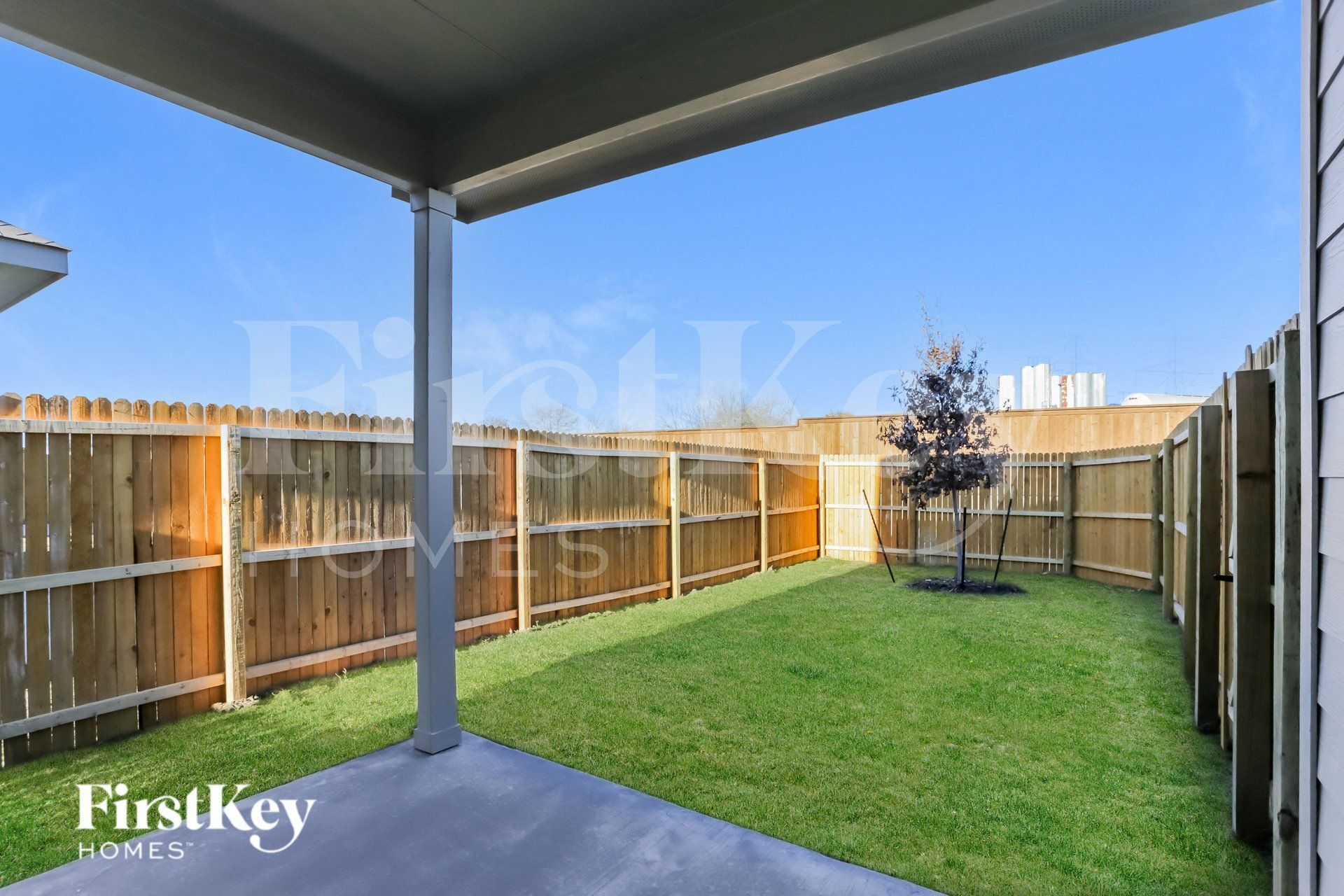 Building Photo - 10045 Elkhorn Dr