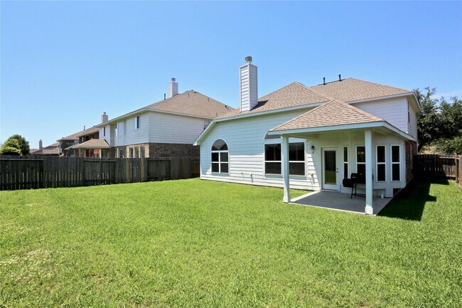 Building Photo - 26715 Richwood Oaks Dr