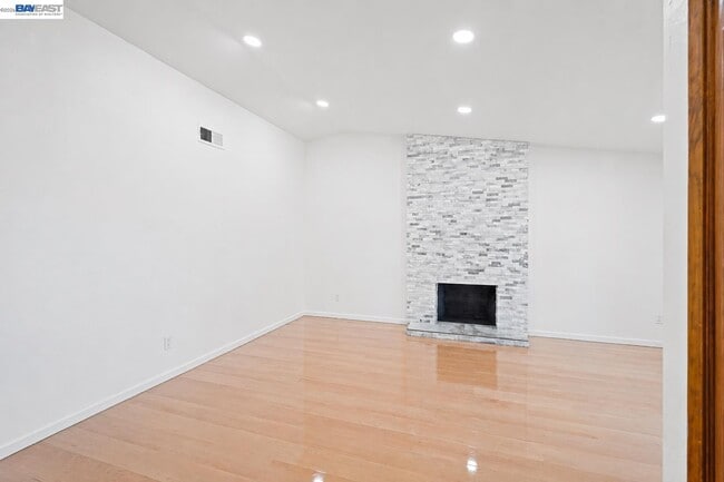 Building Photo - 9699 Rudway Ct
