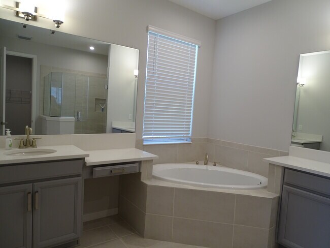Building Photo - 5908 Fieldmoor Ct