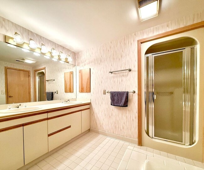 Building Photo - 969 GreenView Ct