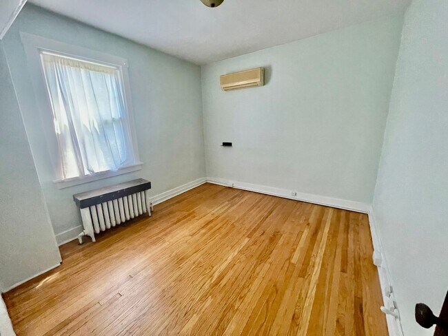 Building Photo - Charming Pittsburgh Retreat: 3-Bed Home with Hardwood Floors, Basement, and Private Porches