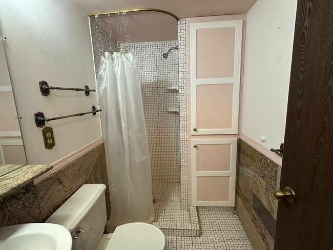 Building Photo - Spacious, three level, 4 Bed 2.5 bath Townhome in Ammon right behind the Walmart on Hitt.