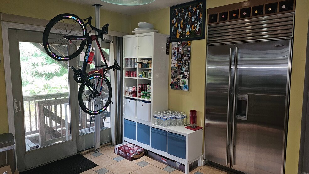 Building Photo - 133 Cedar St