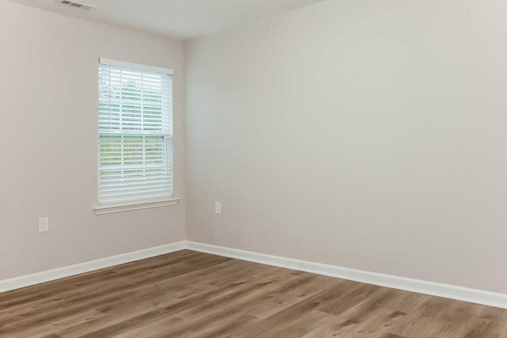 Building Photo - 1924 Eastway Dr