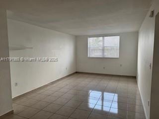 Building Photo - 666 W 81st St