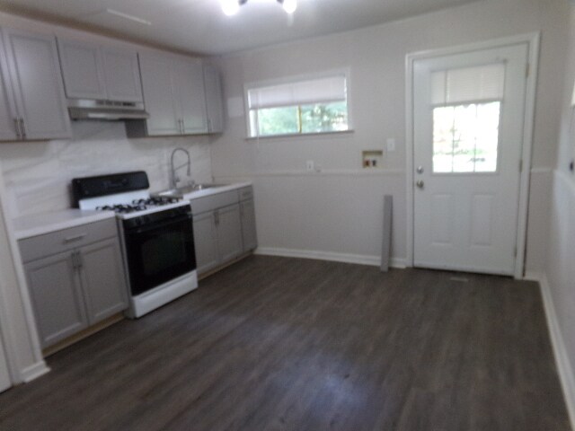 Building Photo - 404 Poplar St
