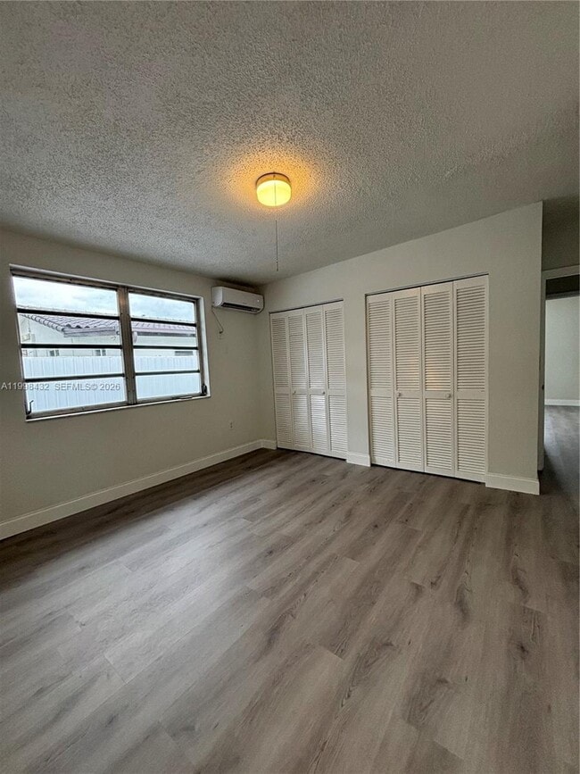 Building Photo - 5011 SW 5th St