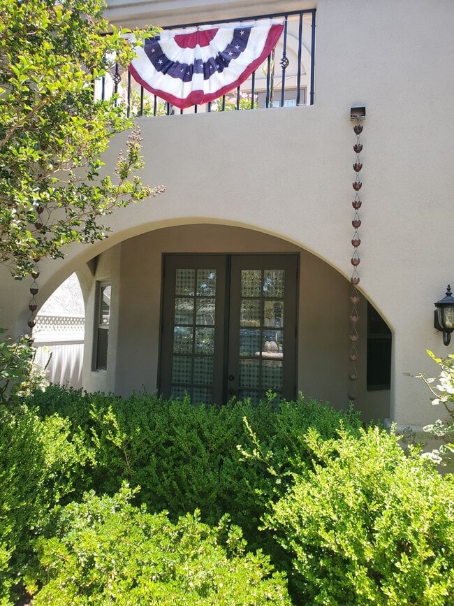 Building Photo - Elegant Coronado Village Home