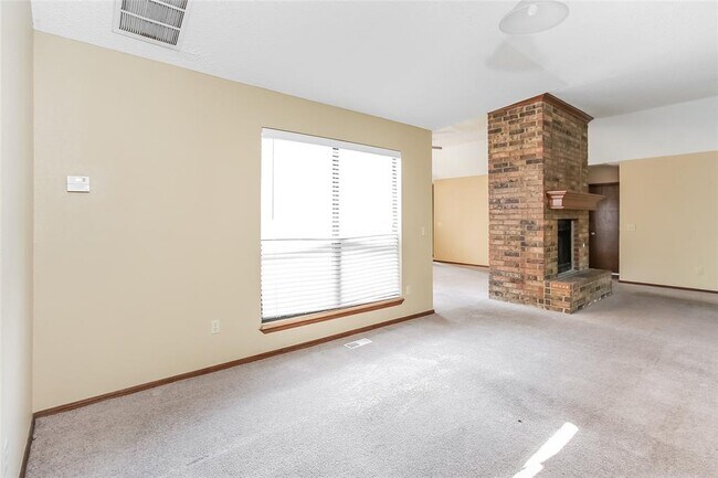Building Photo - 11233 Cimarron Dr