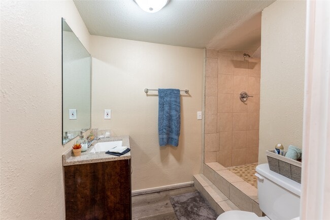 Building Photo - 2010 Caplin St