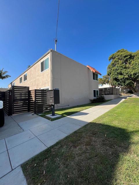 Building Photo - 501 N Ditmar St