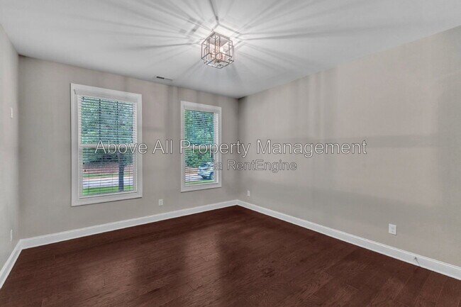 Building Photo - 8313 Henderson Rd