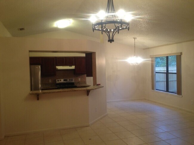 Building Photo - 3-Bedroom, 2-Bathroom single-family home brick construction