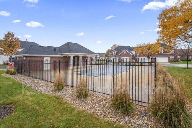 Building Photo - 16355 Meadowlands Ln