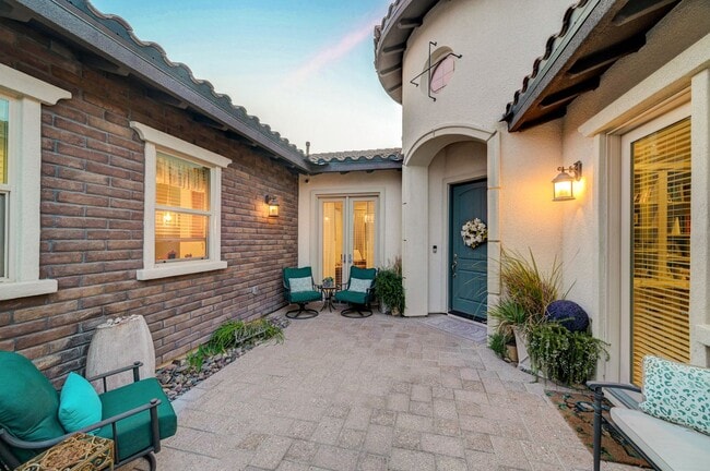 Building Photo - Private Cul-de-Sac Estate in Gated Summerlin with Pool, Spa & Outdoor Living