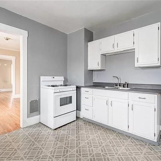 Building Photo - 328 Tennyson Ave