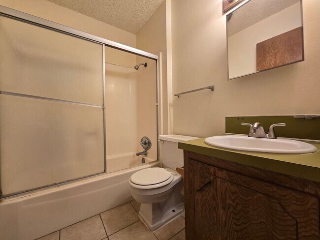 Building Photo - 2304 Wales Cir