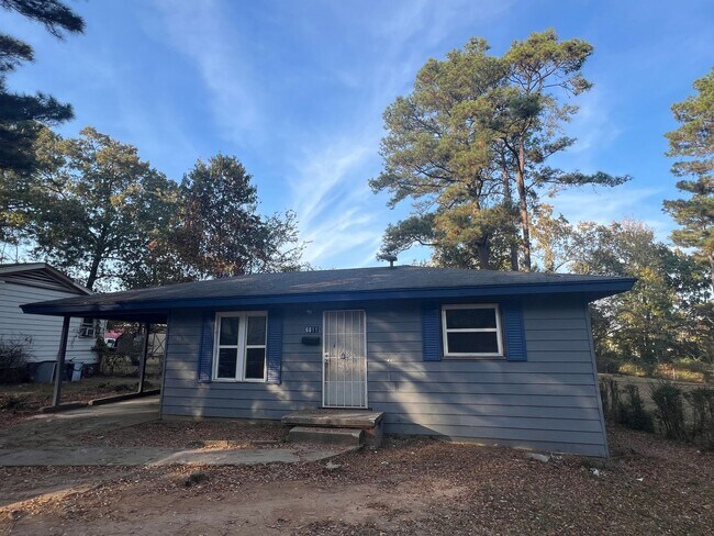 Primary Photo - Stunning 4 Bedroom Home for Rent - Fully R...