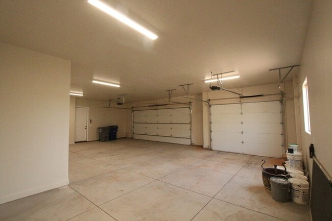 Building Photo - Move in Ready - Sand Hollow and Dunes Retreat