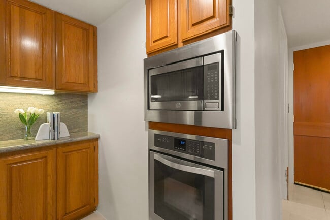 Building Photo - 217 Prospect St