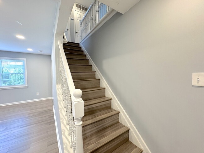 Building Photo - Comfortable Living in a Convenient Lorton Location