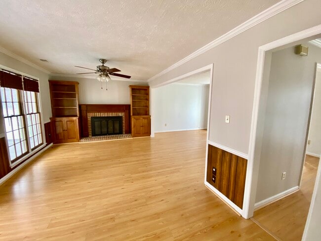 Family Room - 2160 Heritage Trace Ln