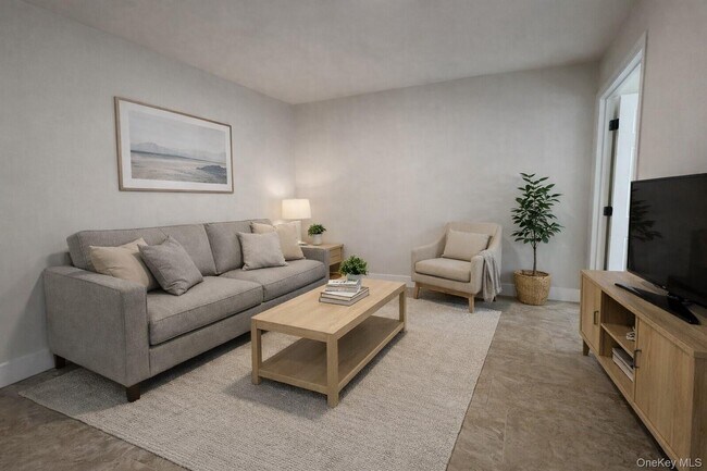 Building Photo - 110 Jericho Tpke