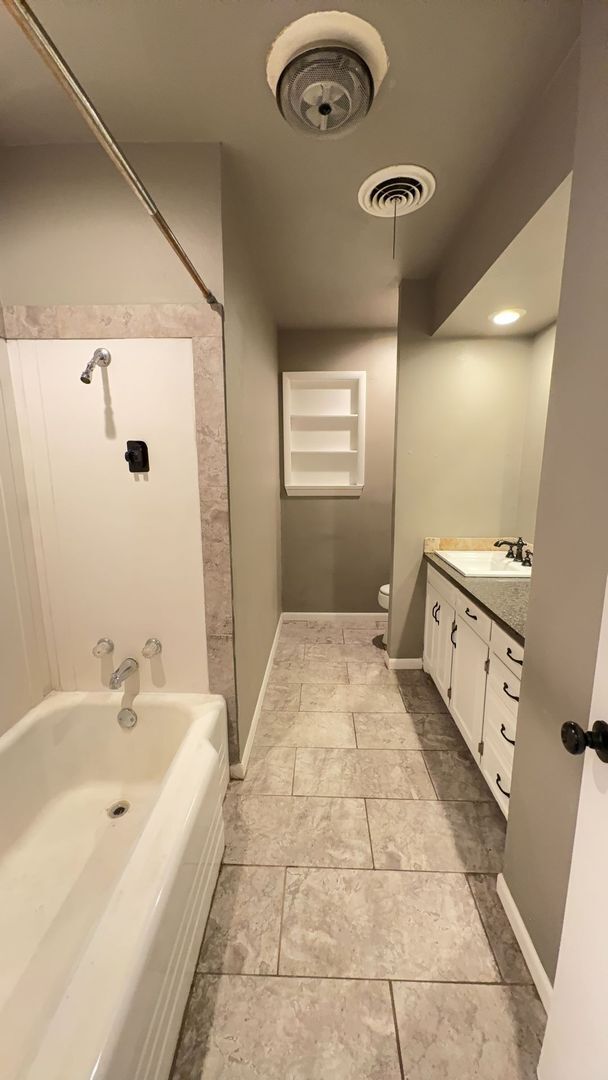 Building Photo - 1720 Pawhuska Ave