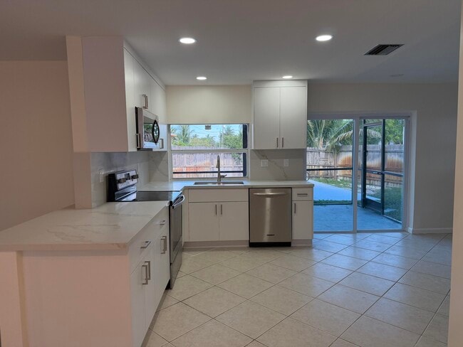 Building Photo - 4200 NW 37th Terrace