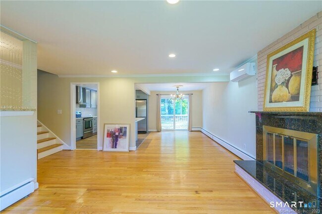 Building Photo - 33 Sky View Dr