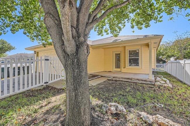 Building Photo - 716 Scheel Rd