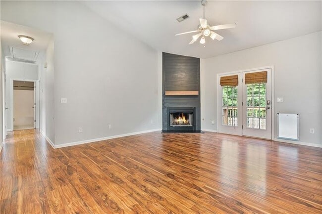 Building Photo - 14 Bryan Springs Rd SW