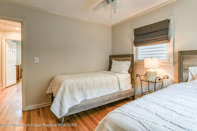 Building Photo - 6 1/2 Embury Ave