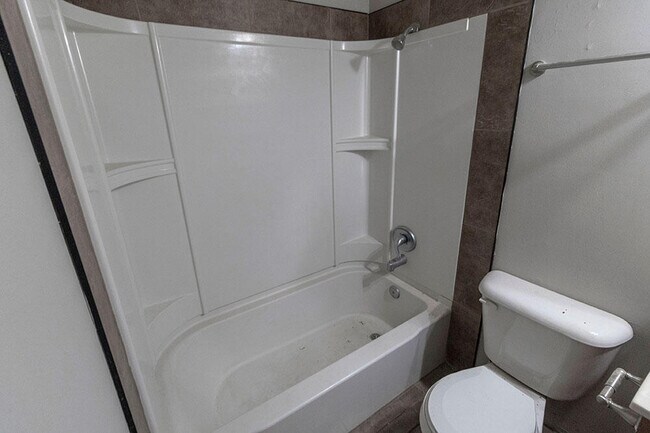 Building Photo - 216 Wheaton Ct