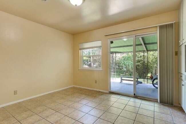 Building Photo - 1703 Rockbridge Terrace