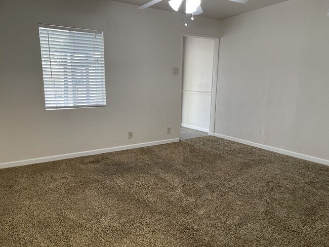 Building Photo - 741 S Allen St