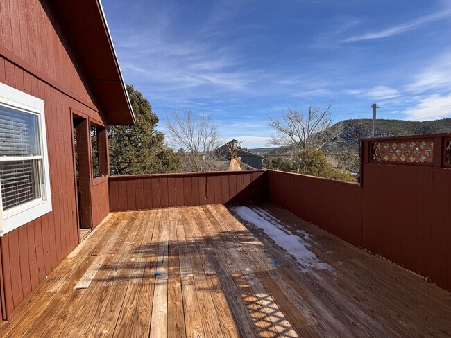 Building Photo - 3 Bedroom, 2 Bathroom Home in Cedar Crest, NM.