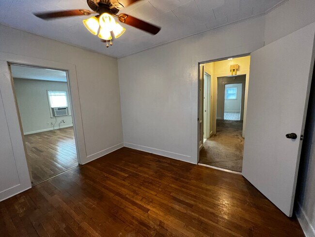 Building Photo - 119 St Julien Ave