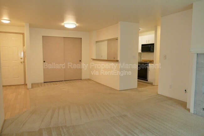 Building Photo - 2244 13th Ave W