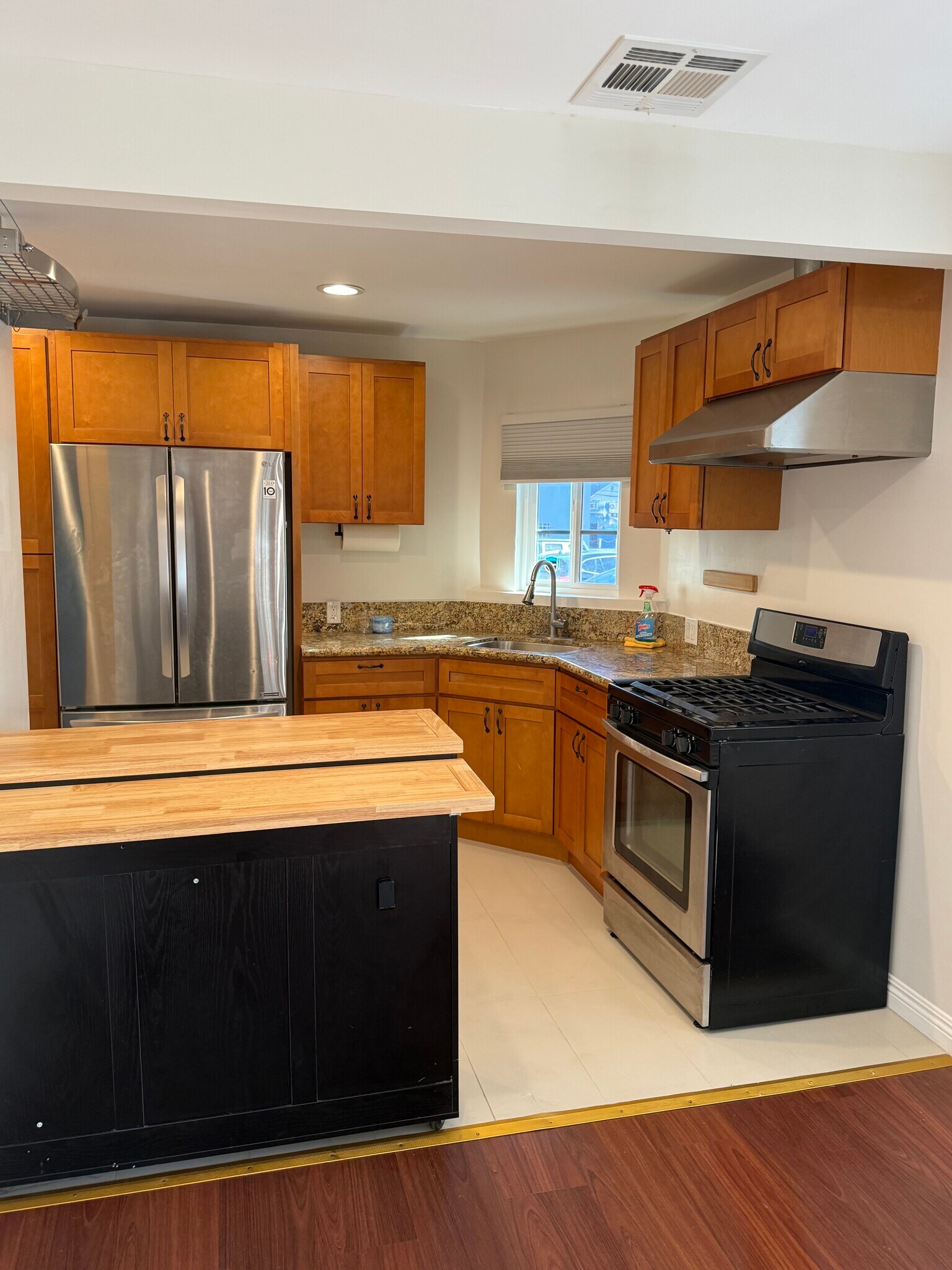 Building Photo - 410 N Glenwood Plz