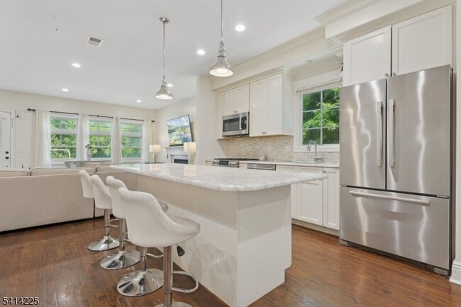 Building Photo - 61 Mechanic St