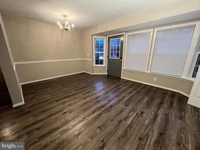 Building Photo - 522 Kyle Dr