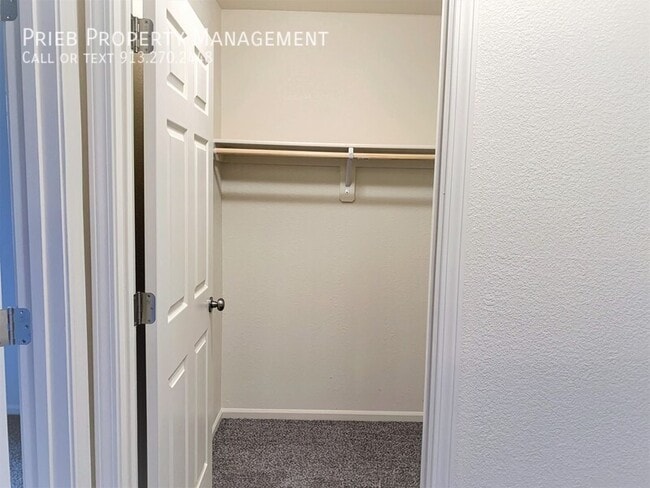 Building Photo - 21652 W 126th Terrace