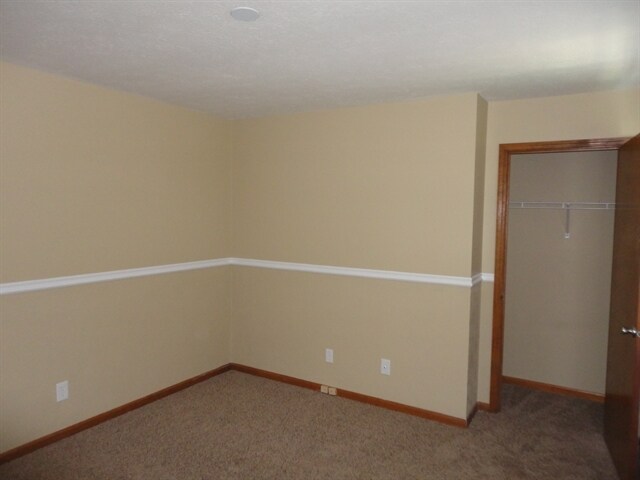 Building Photo - 3543 Oak Spring Dr