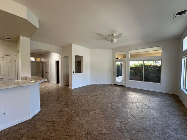 Building Photo - 78284 Rainbow Dr