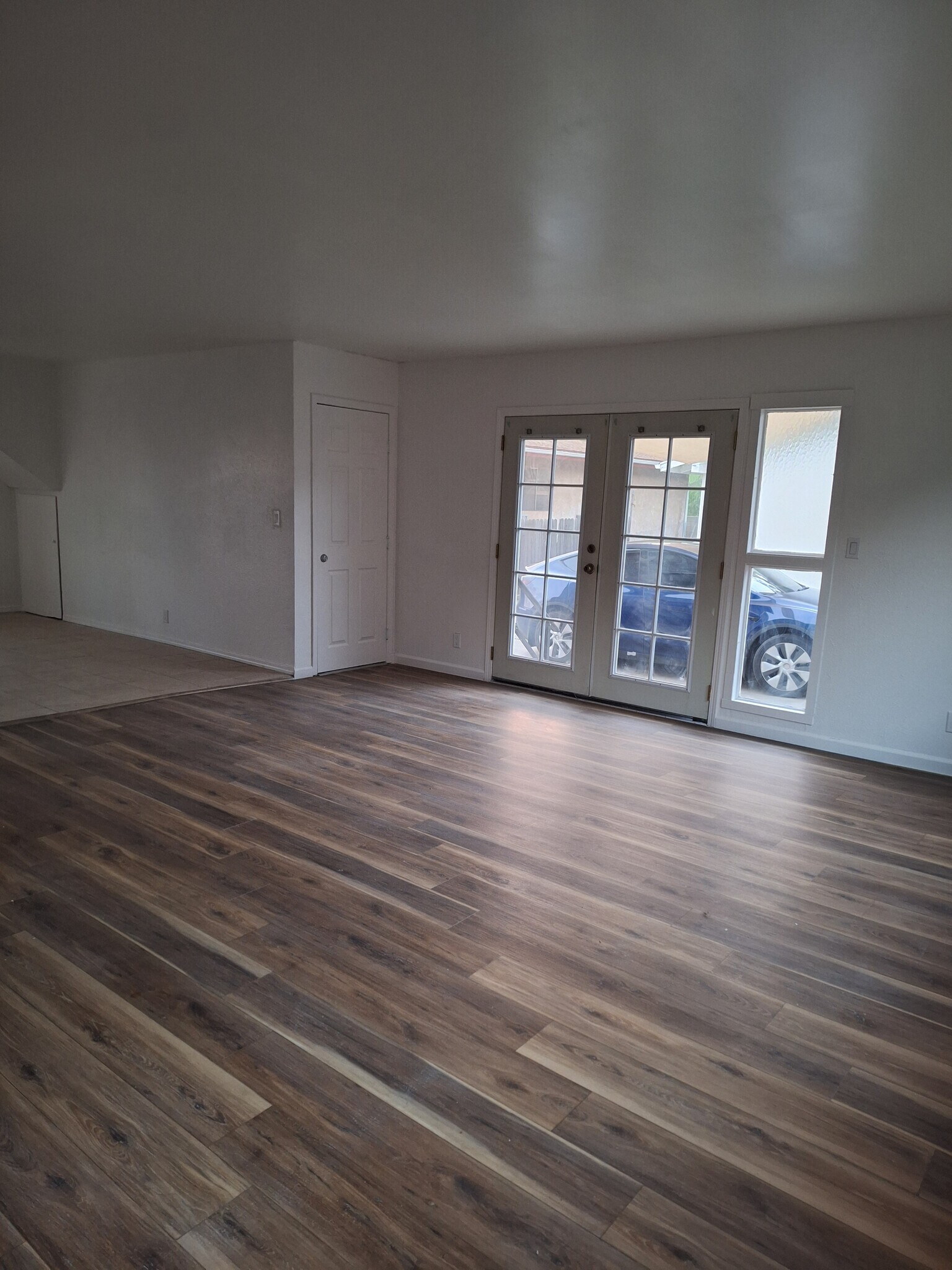 Building Photo - 1835 N Ave 53